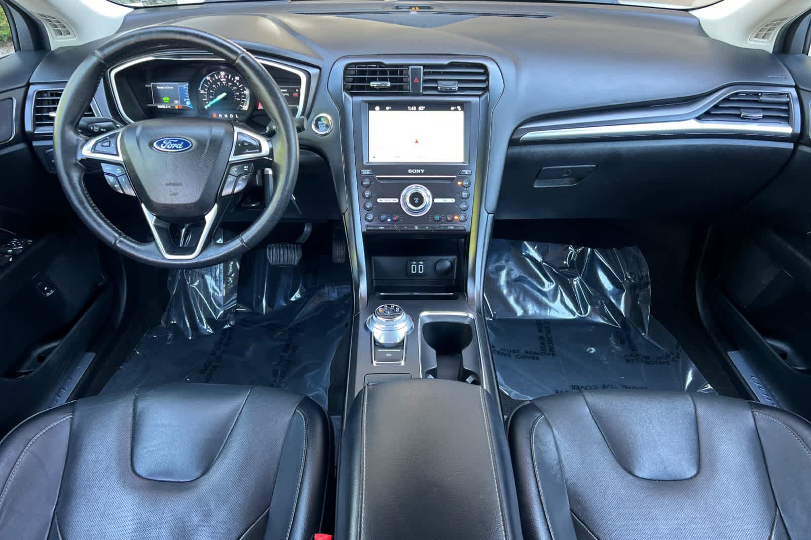 Used 2019 Ford Fusion Energi Titanium FWD image 3