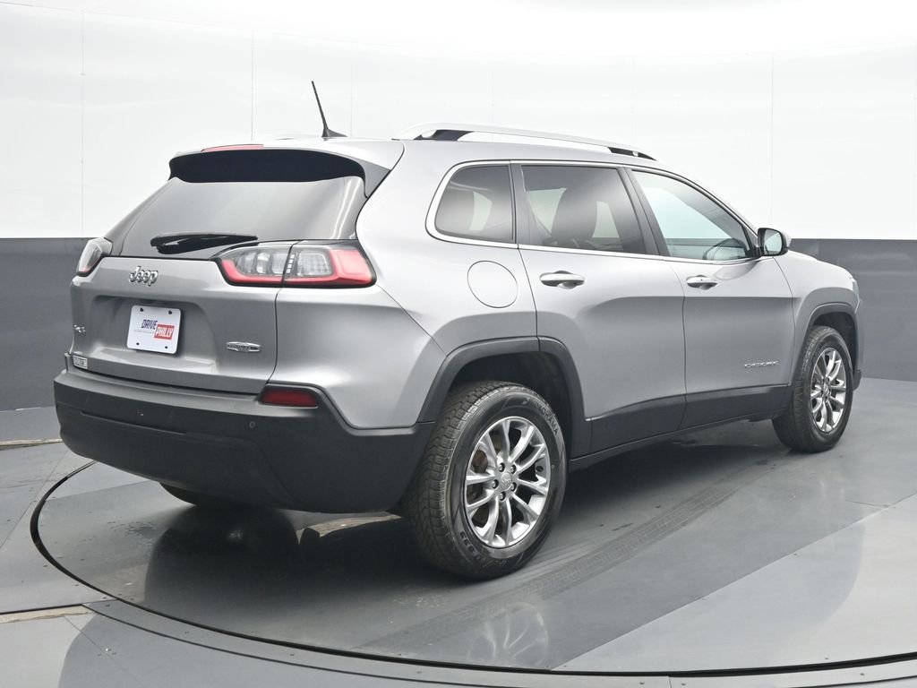 Used 2019 Jeep Cherokee Latitude Plus w/ Cold Weather Group AWD/4WD image 6