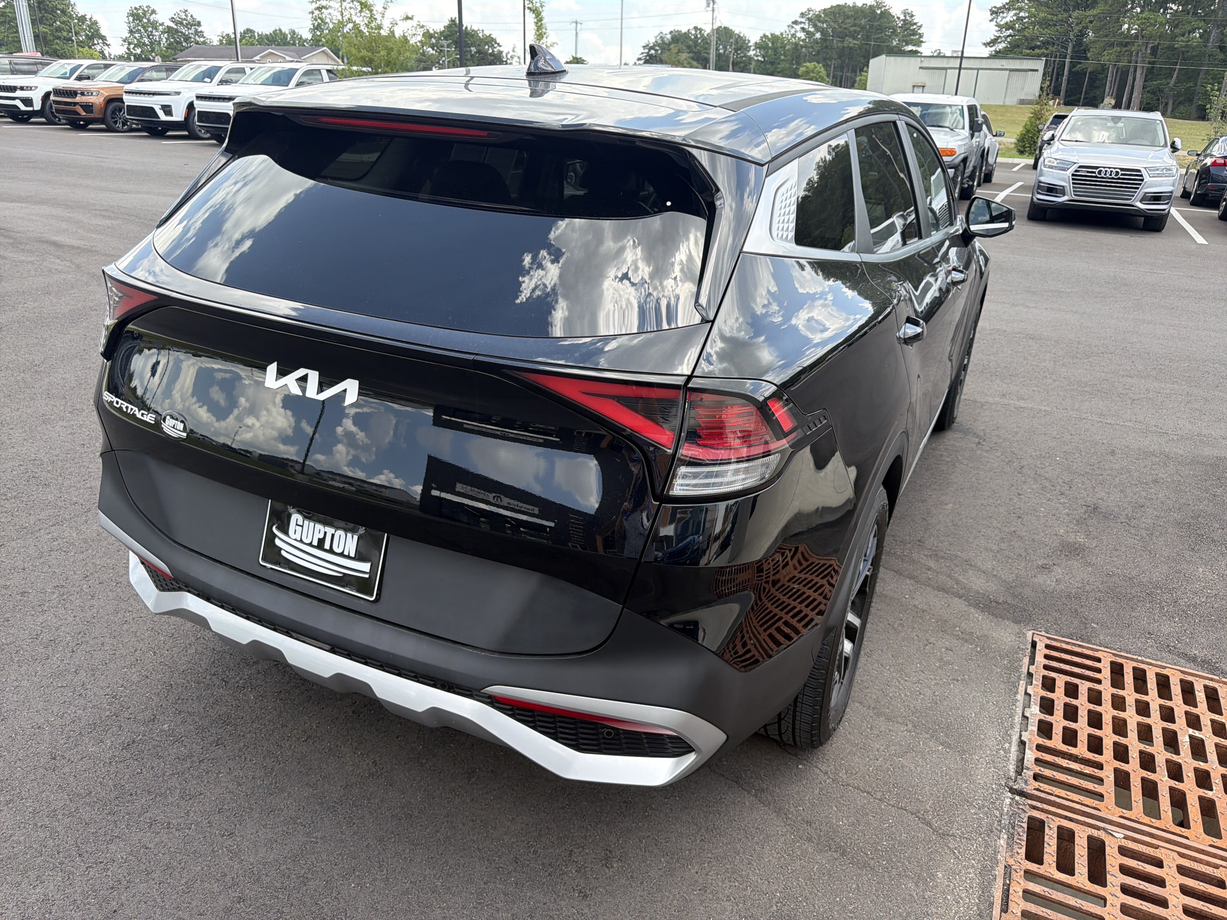 Used 2023 Kia Sportage EX FWD image 17