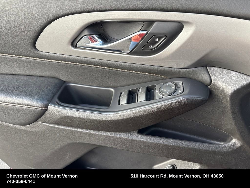 Used 2021 Chevrolet Traverse LT image 14