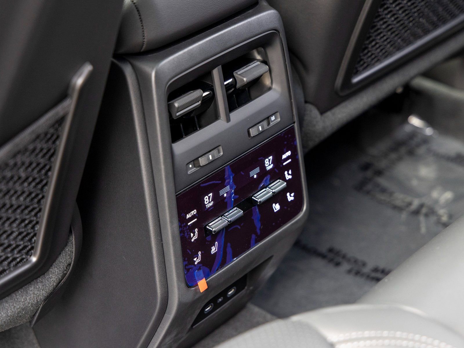 New 2025 Porsche Macan Electric image 41