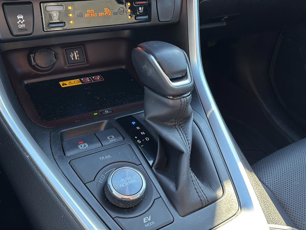 Used 2025 Toyota RAV4 Limited image 35