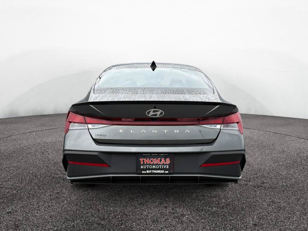 New 2026 Hyundai Elantra SEL Sport FWD image 6