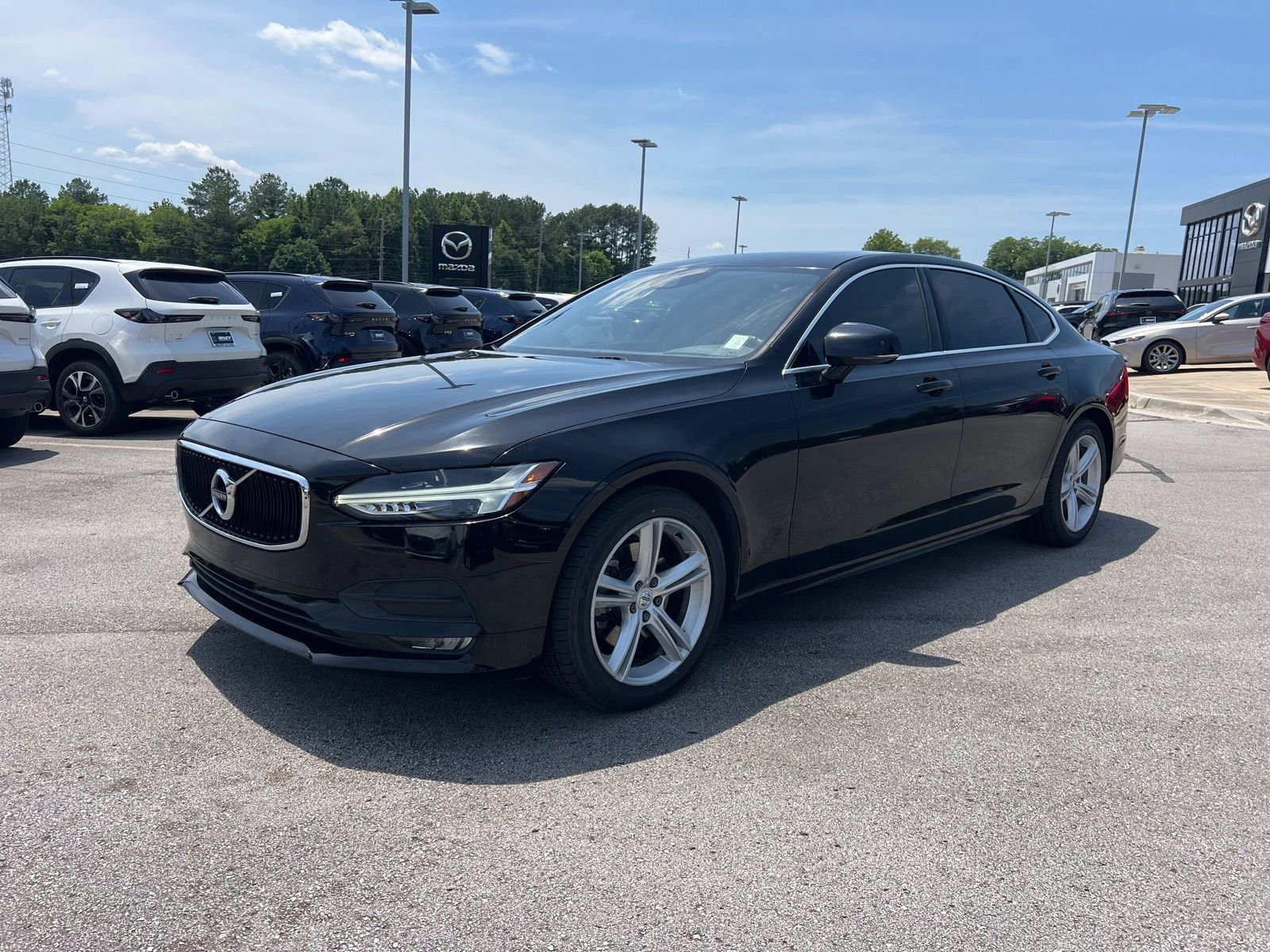 Used 2019 Volvo S90 T5 Momentum FWD image 3