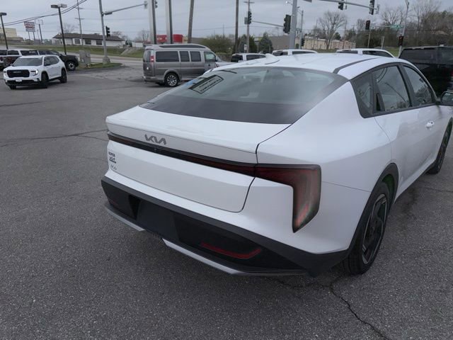 Used 2025 Kia K4 EX image 9
