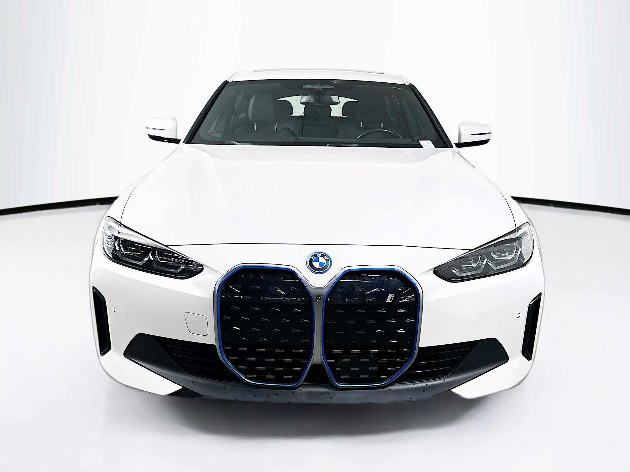 Used 2024 BMW i4 eDrive40 RWD image 2