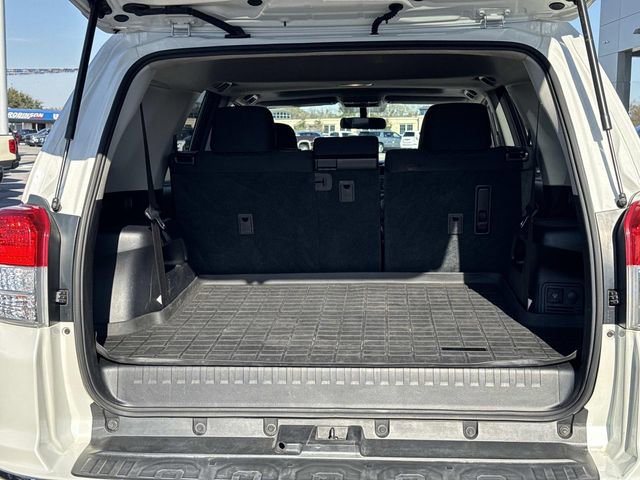 Used 2012 Toyota 4Runner SR5 w/ Convenience Pkg image 13