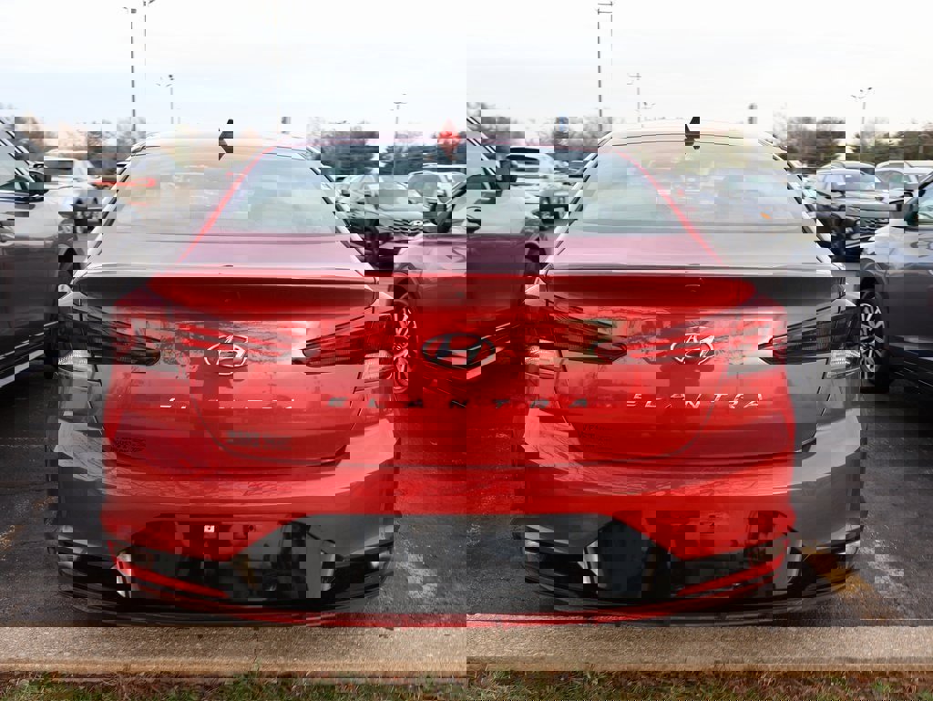 Used 2020 Hyundai Elantra SEL image 19