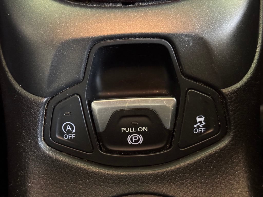 Used 2019 Jeep Compass Trailhawk AWD/4WD image 38