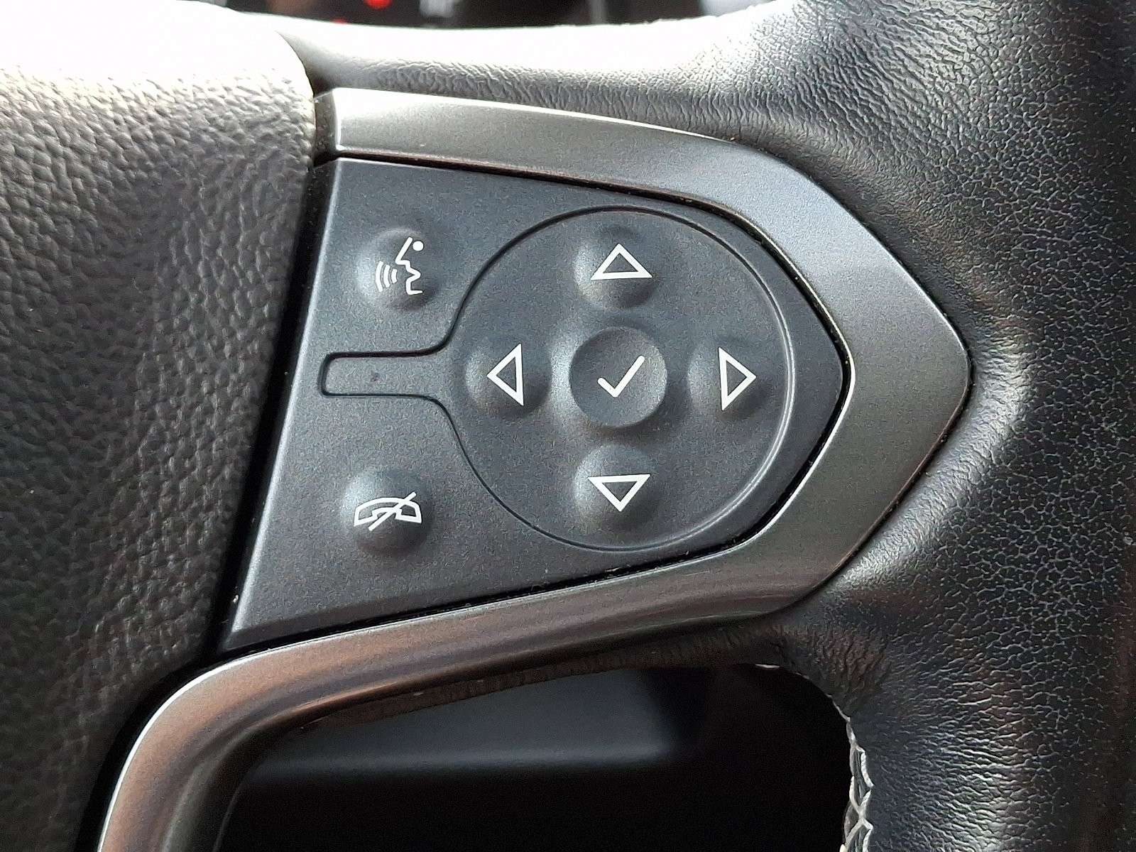 Used 2020 Chevrolet Suburban Premier AWD/4WD image 25