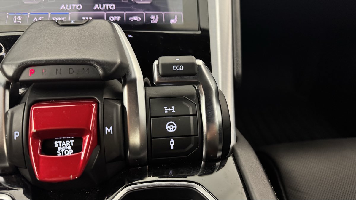 Used 2019 Lamborghini Urus AWD/4WD image 29