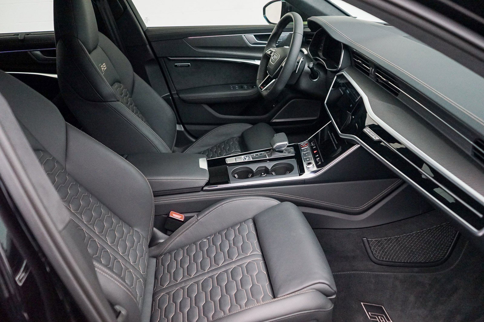 Used 2024 Audi RS 6 performance image 24