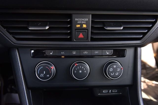 Certified 2024 Volkswagen Jetta Sport image 15