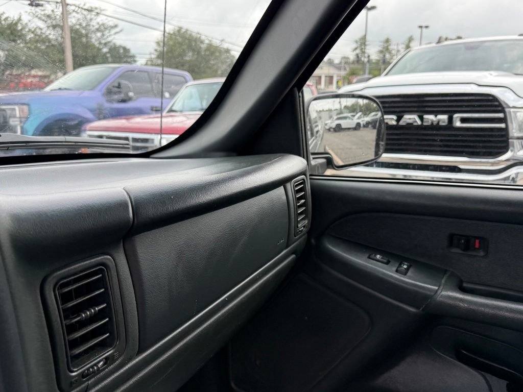 Used 2001 Chevrolet Silverado 1500 LS w/ Off-Road Chassis Pkg AWD/4WD image 19