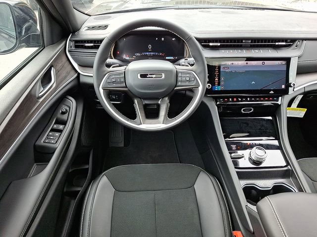 New 2026 Jeep Grand Cherokee Altitude image 8