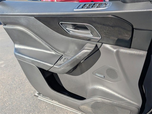 Used 2020 Jaguar F-PACE Premium image 18