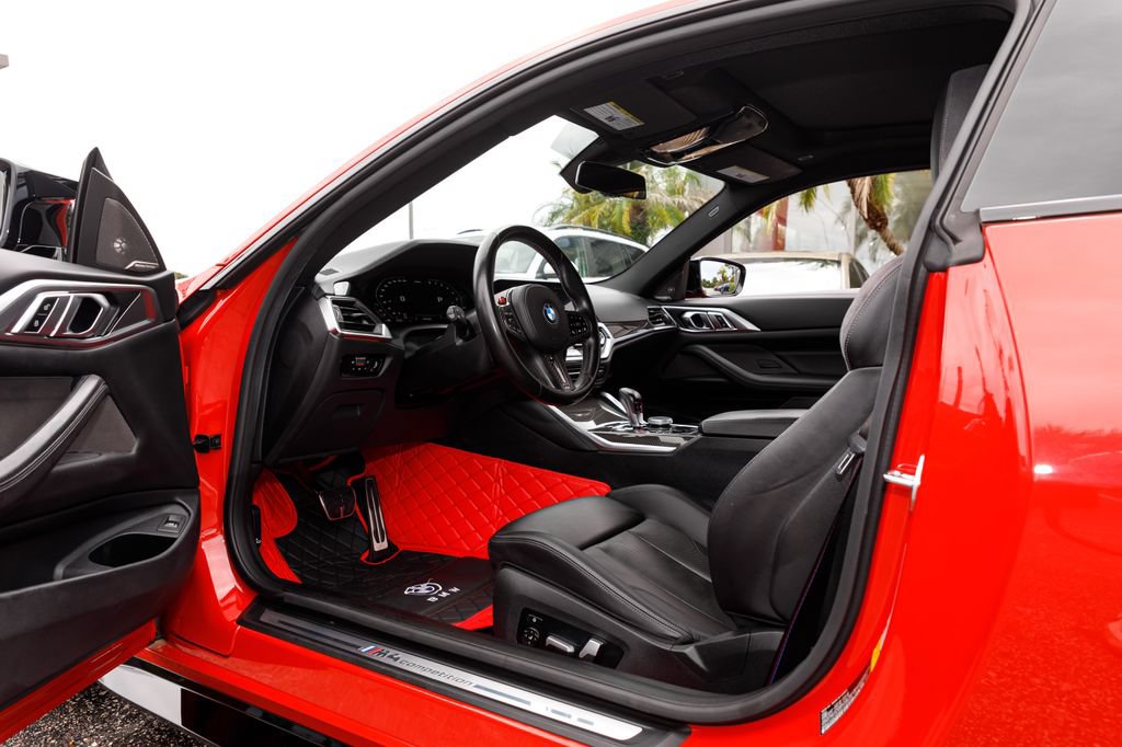 Used 2021 BMW M4 Competition w/ Executive Package RWD image 30
