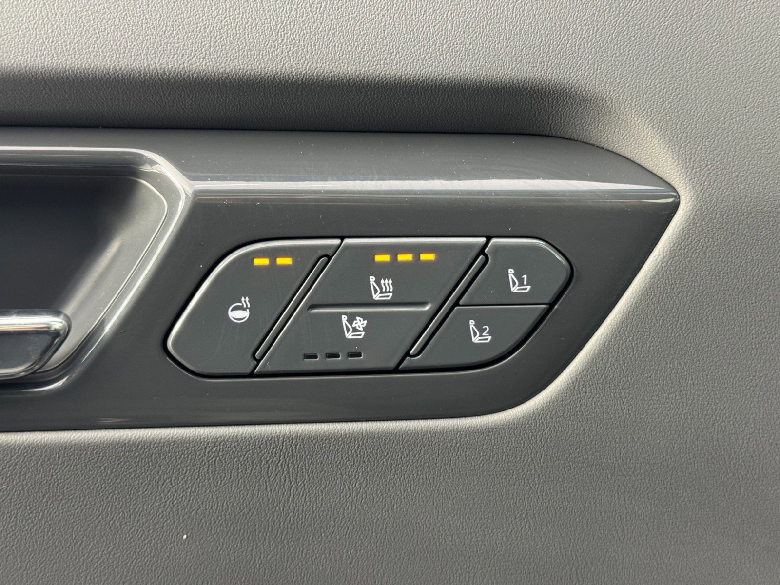 Used 2024 Kia EV9 Land image 18