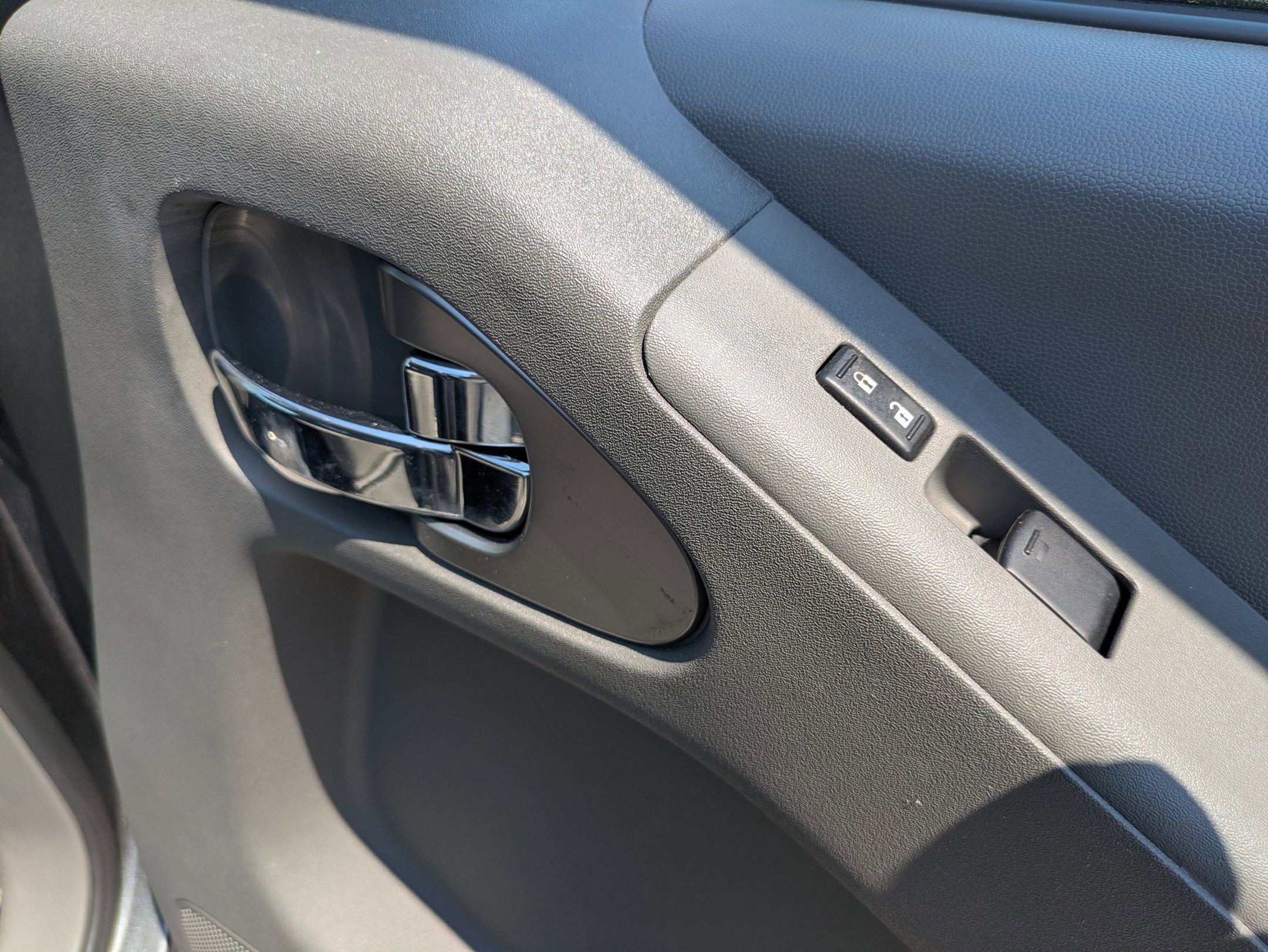 Certified 2020 Nissan Frontier SV w/ Midnight Edition Floor Mats RWD image 36