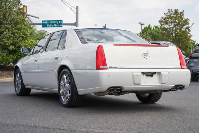Used 2007 Cadillac DTS Luxury I w/ Trunk Convenience Package FWD image 5