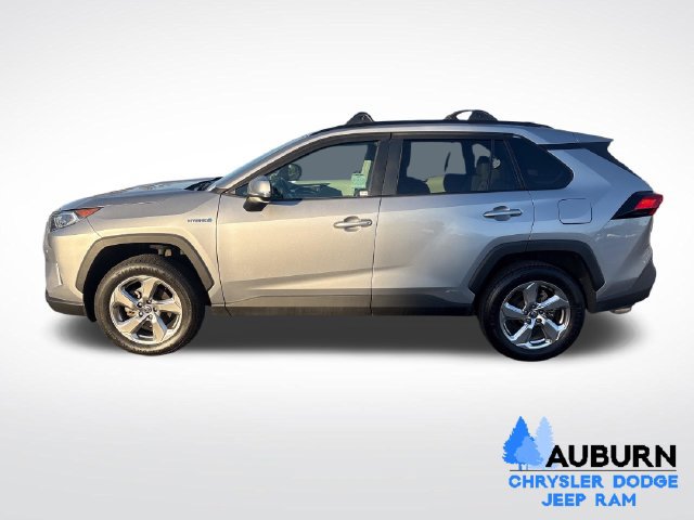 Used 2021 Toyota RAV4 XLE Premium AWD/4WD image 4