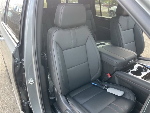 New 2026 Chevrolet Suburban RST w/ RST Capability Package image 26