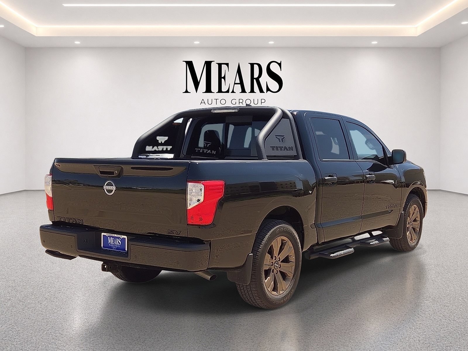 Used 2024 Nissan Titan SV w/ SV Bronze Edition Package RWD image 5