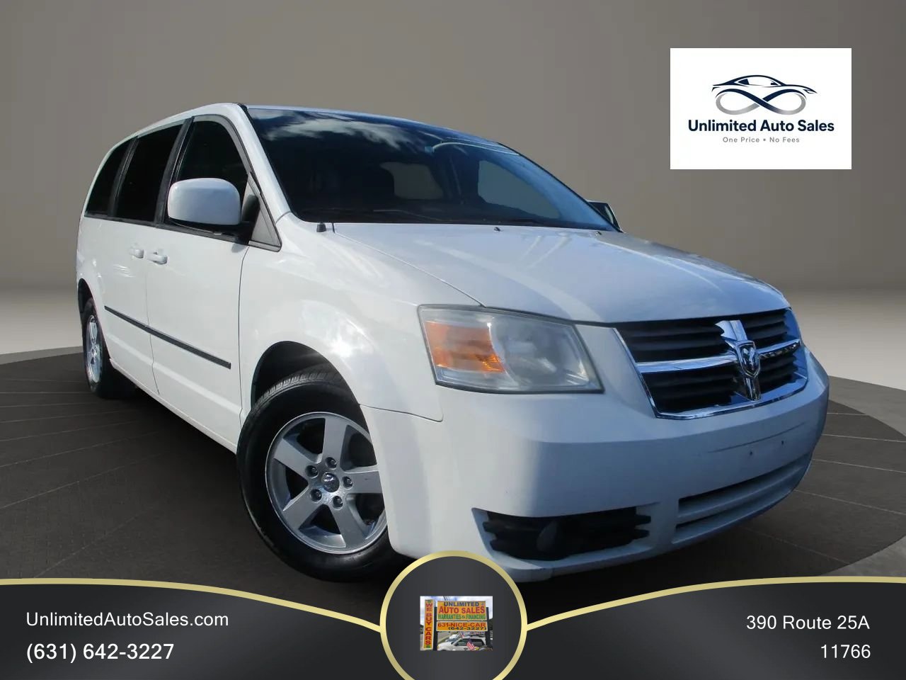 Used 2010 Dodge Grand Caravan SXT FWD image 1