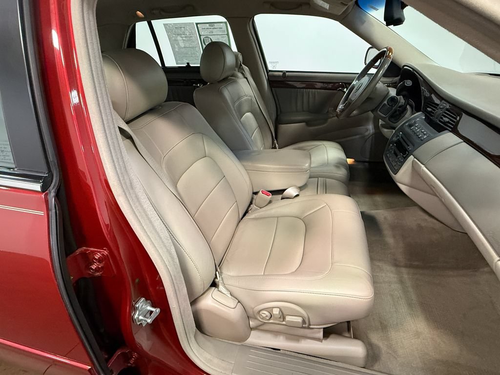 Used 2005 Cadillac De Ville DHS w/ Equipment Group FWD image 13