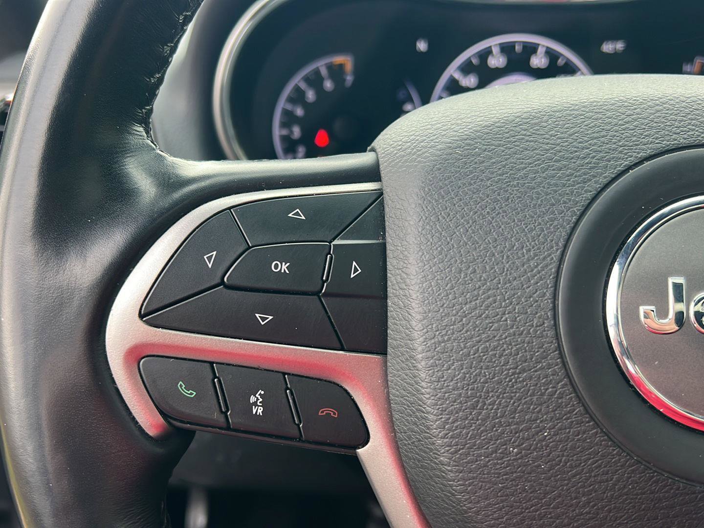 Used 2021 Jeep Grand Cherokee Limited w/ Sun & Sound Group image 21