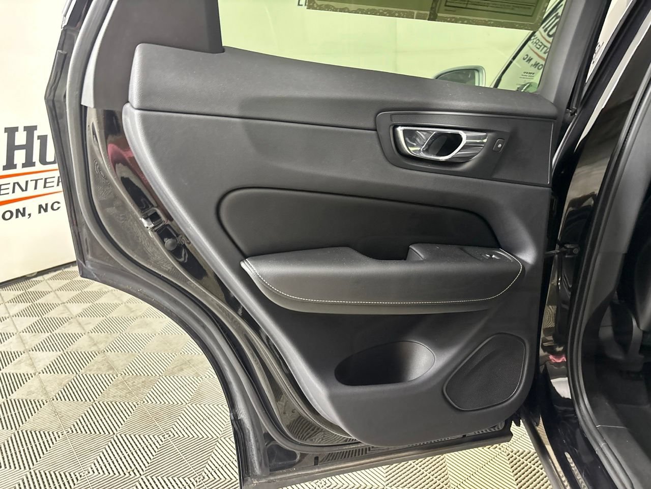 Used 2019 Volvo XC60 T5 R-Design w/ Protection Package Premier FWD image 23