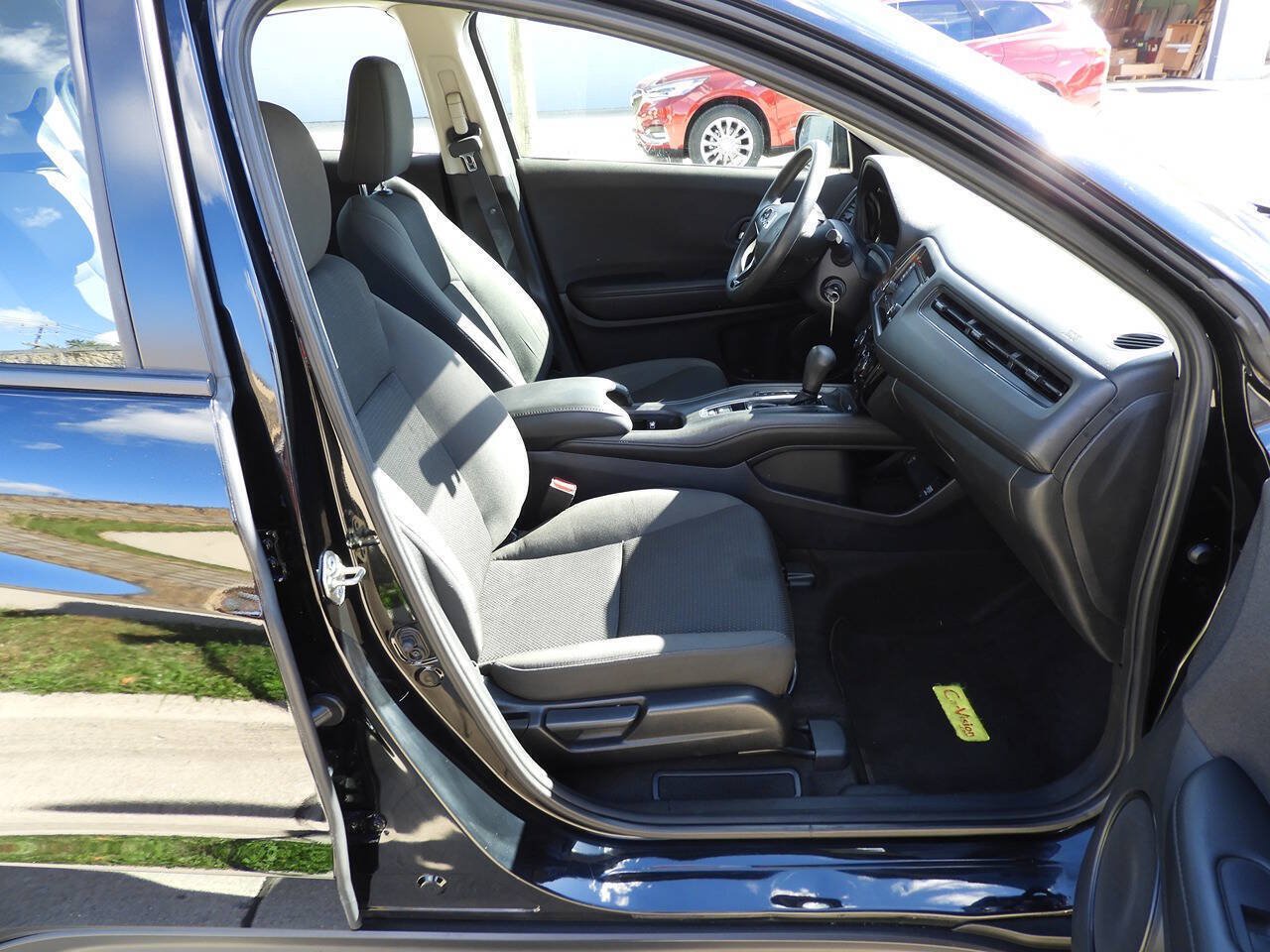 Used 2020 Honda HR-V LX image 37
