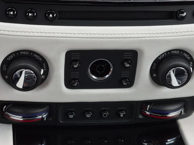 Used 2017 Rolls-Royce Wraith RWD image 28