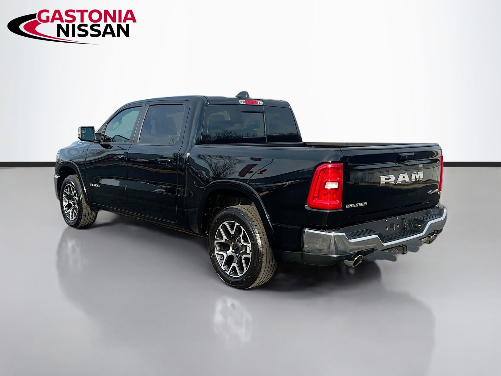 Used 2025 RAM 1500 Laramie image 6