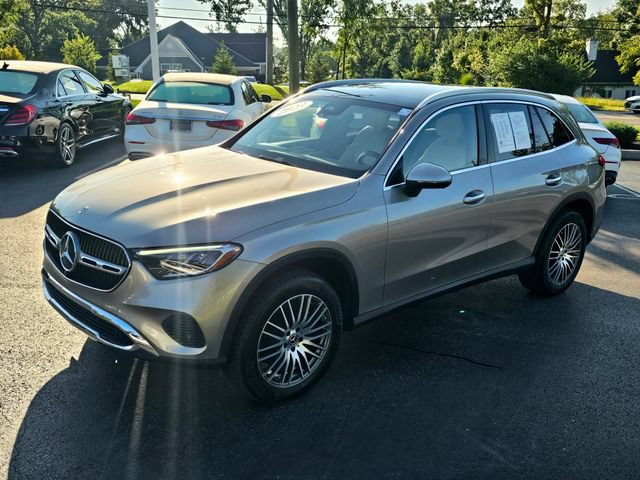 Used 2023 Mercedes-Benz GLC 300 4MATIC image 4