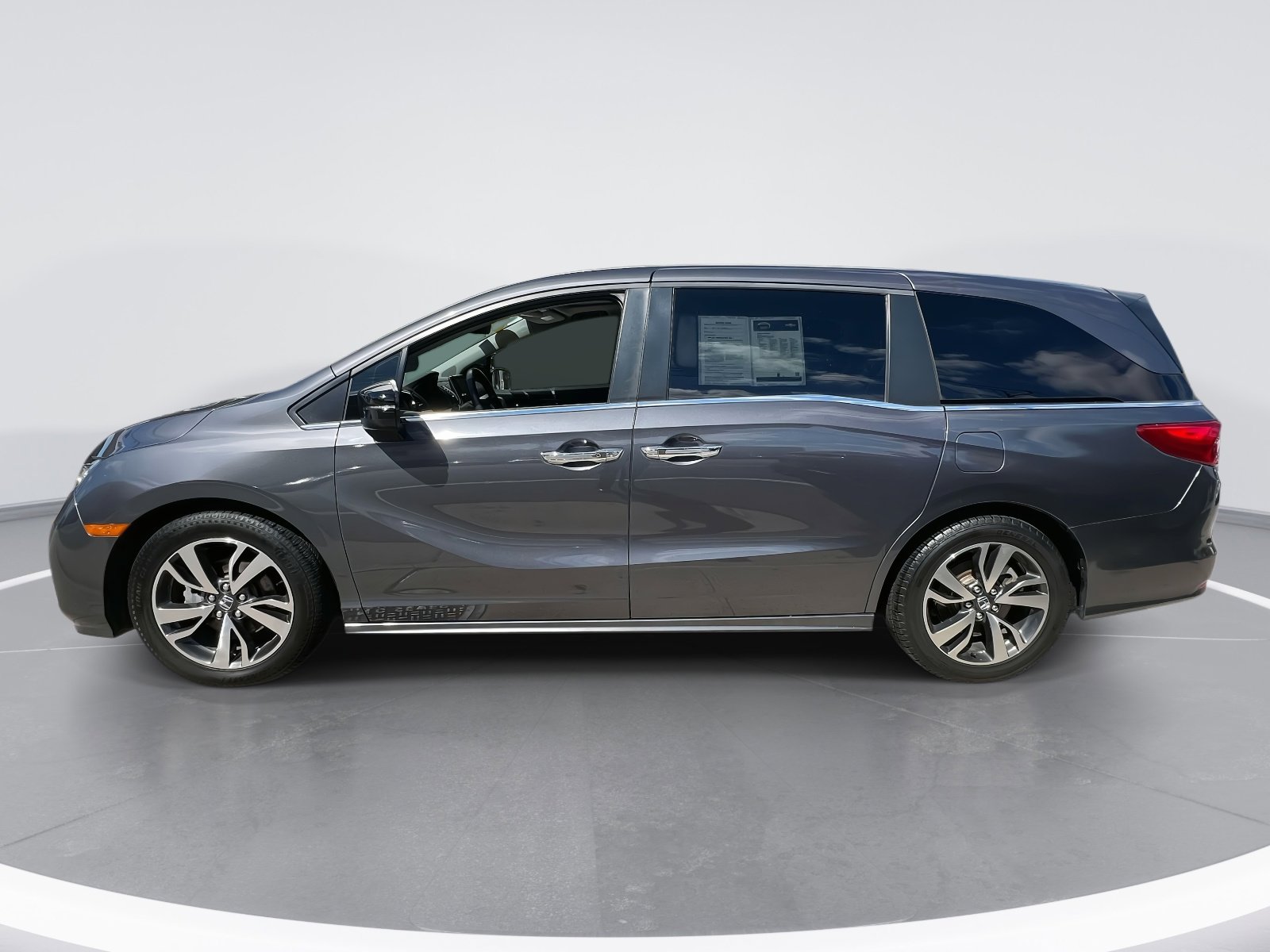 Used 2022 Honda Odyssey Touring image 4