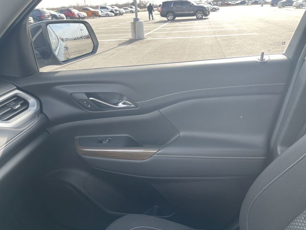 Used 2023 GMC Acadia SLE w/ Driver Convenience Package image 31