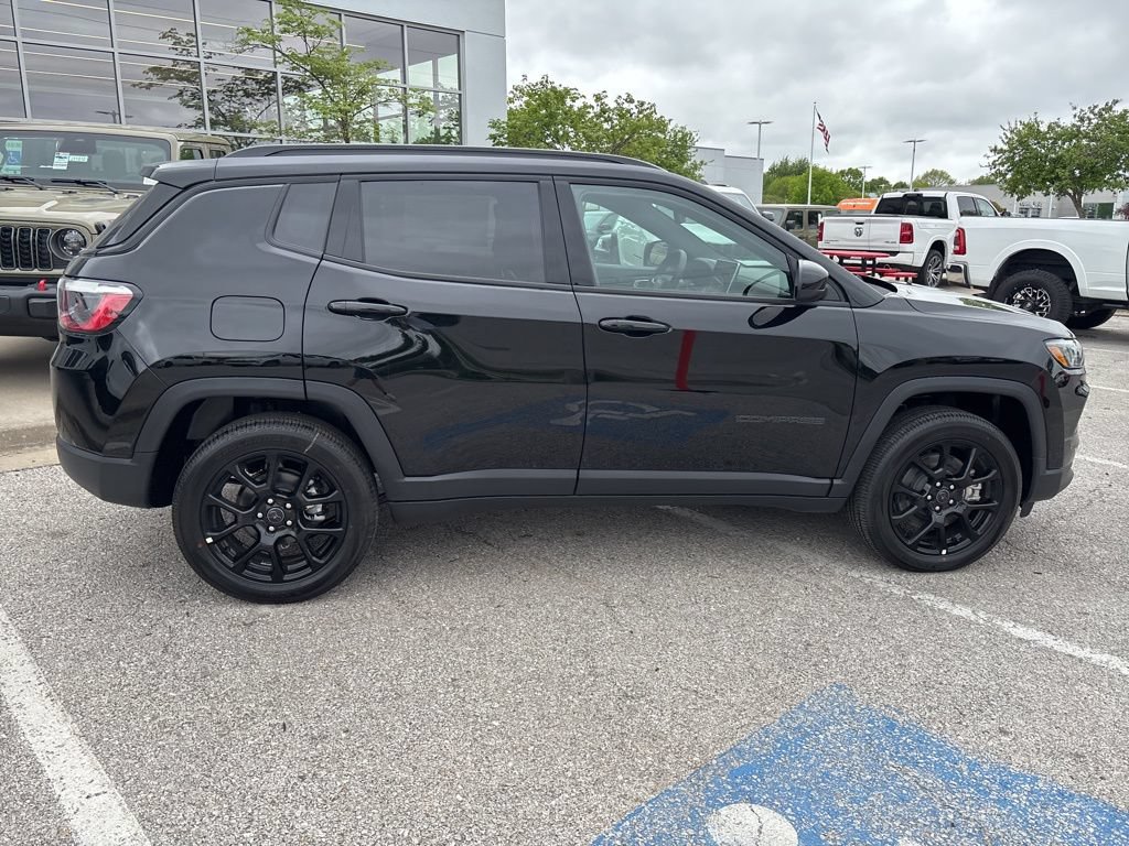 New 2026 Jeep Compass Latitude AWD/4WD image 29