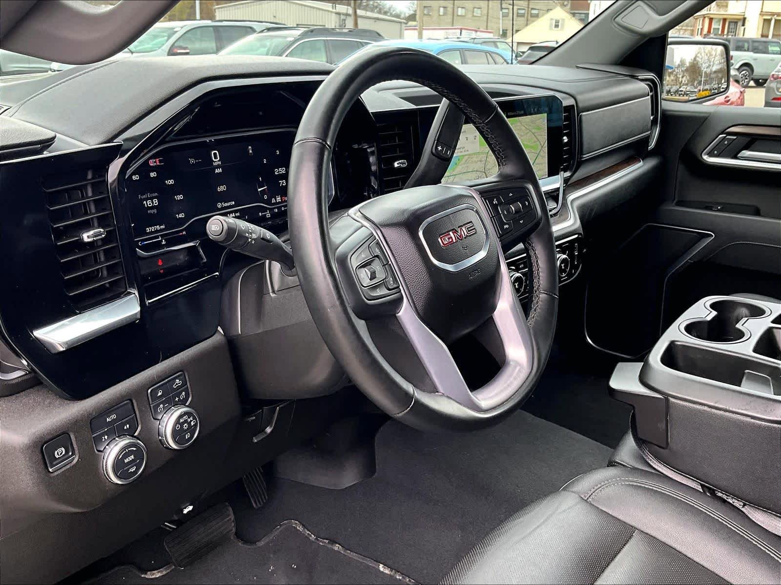 Used 2025 GMC Sierra 1500 SLT AWD/4WD image 8