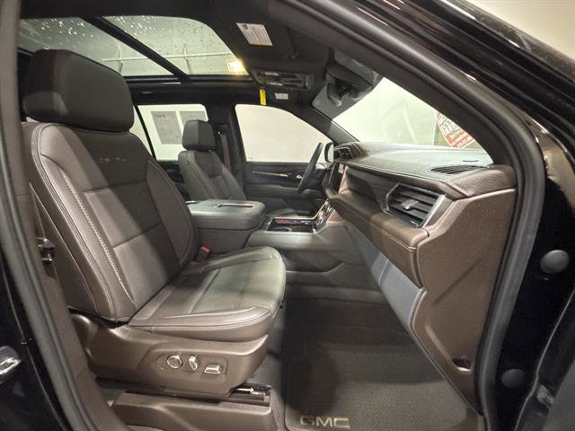 Used 2023 GMC Yukon Denali w/ Max Trailering Package AWD/4WD image 19