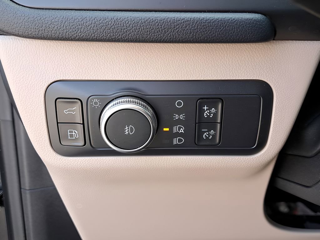 Used 2020 Ford Escape Titanium image 30