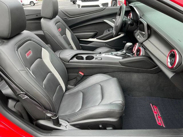 Used 2016 Chevrolet Camaro SS RWD image 24