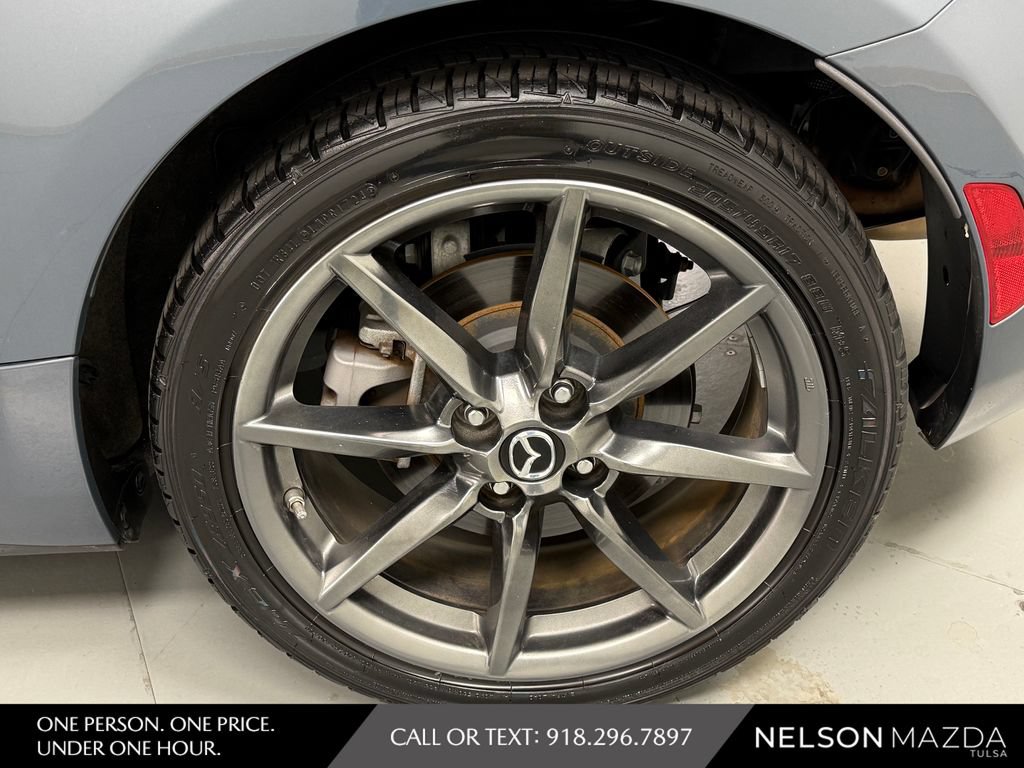 Used 2020 MAZDA MX-5 Miata RF Grand Touring RWD image 12