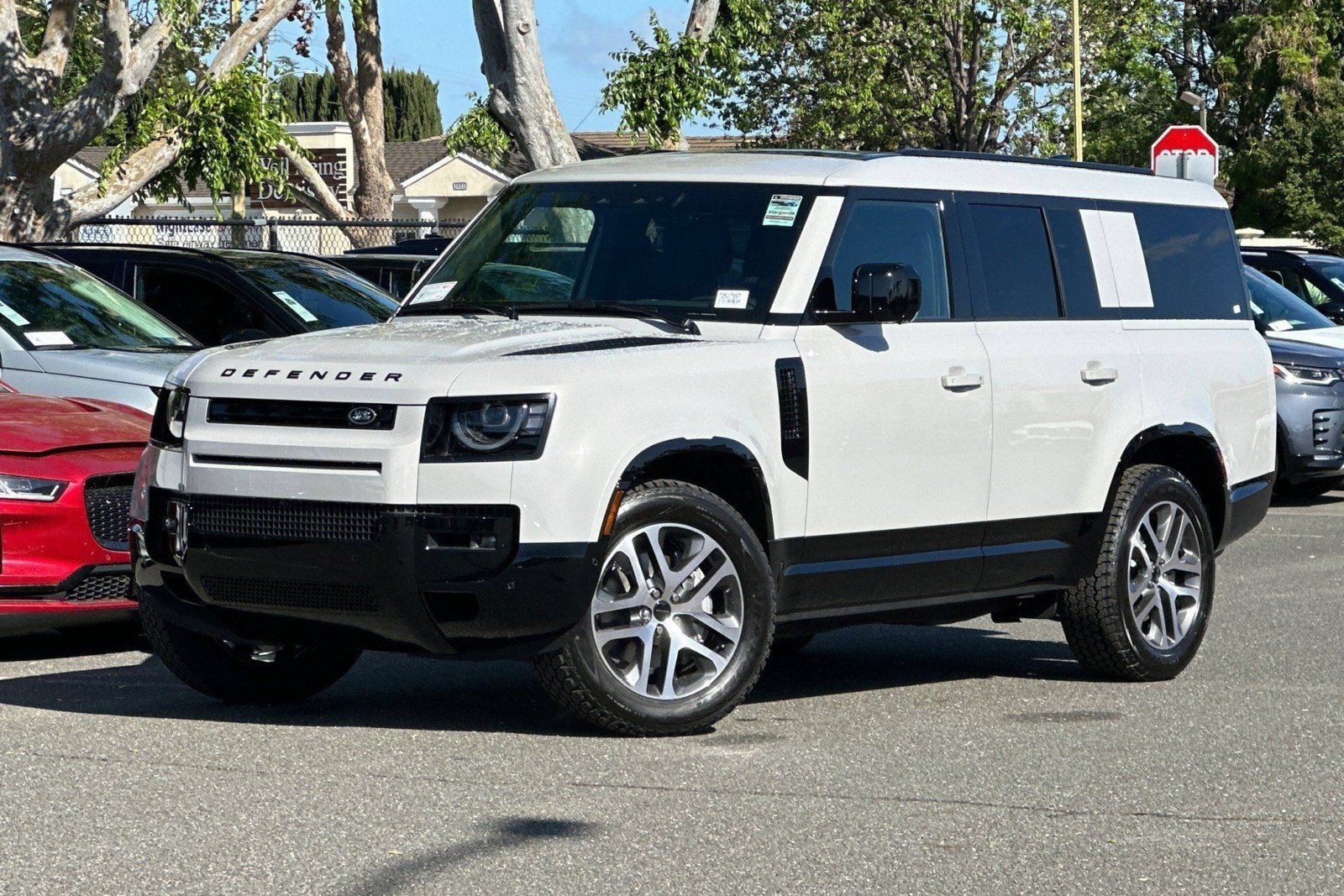 New 2026 Land Rover Defender 130 X-Dynamic SE AWD/4WD image 1