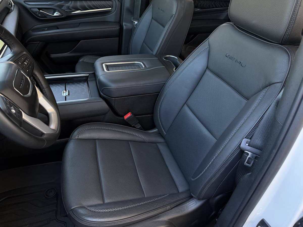 Used 2023 GMC Yukon Denali AWD/4WD image 17
