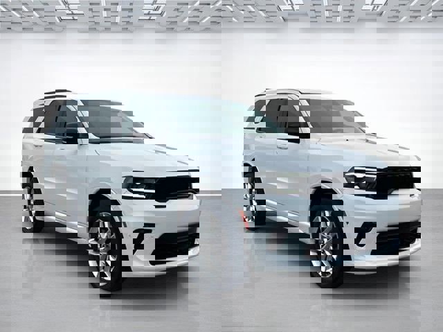 Used 2023 Dodge Durango GT image 2