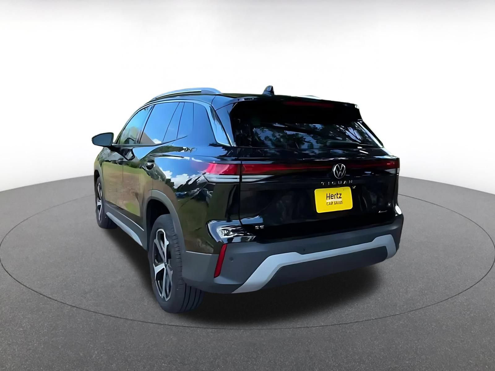Used 2026 Volkswagen Tiguan SE AWD/4WD image 10