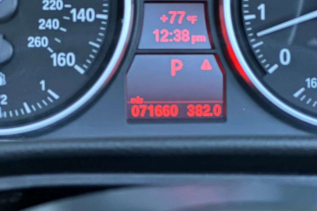 Used 2011 BMW 328i Convertible image 29