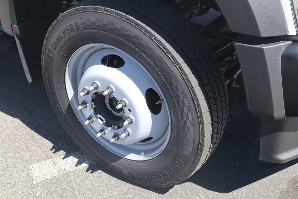New 2026 Ford F550 4x4 Crew Cab image 11