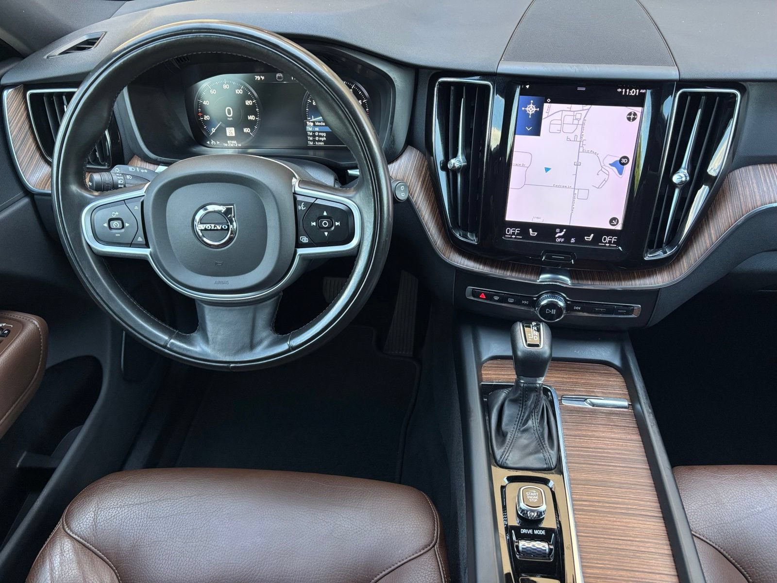 Used 2021 Volvo XC60 T5 Momentum FWD image 16